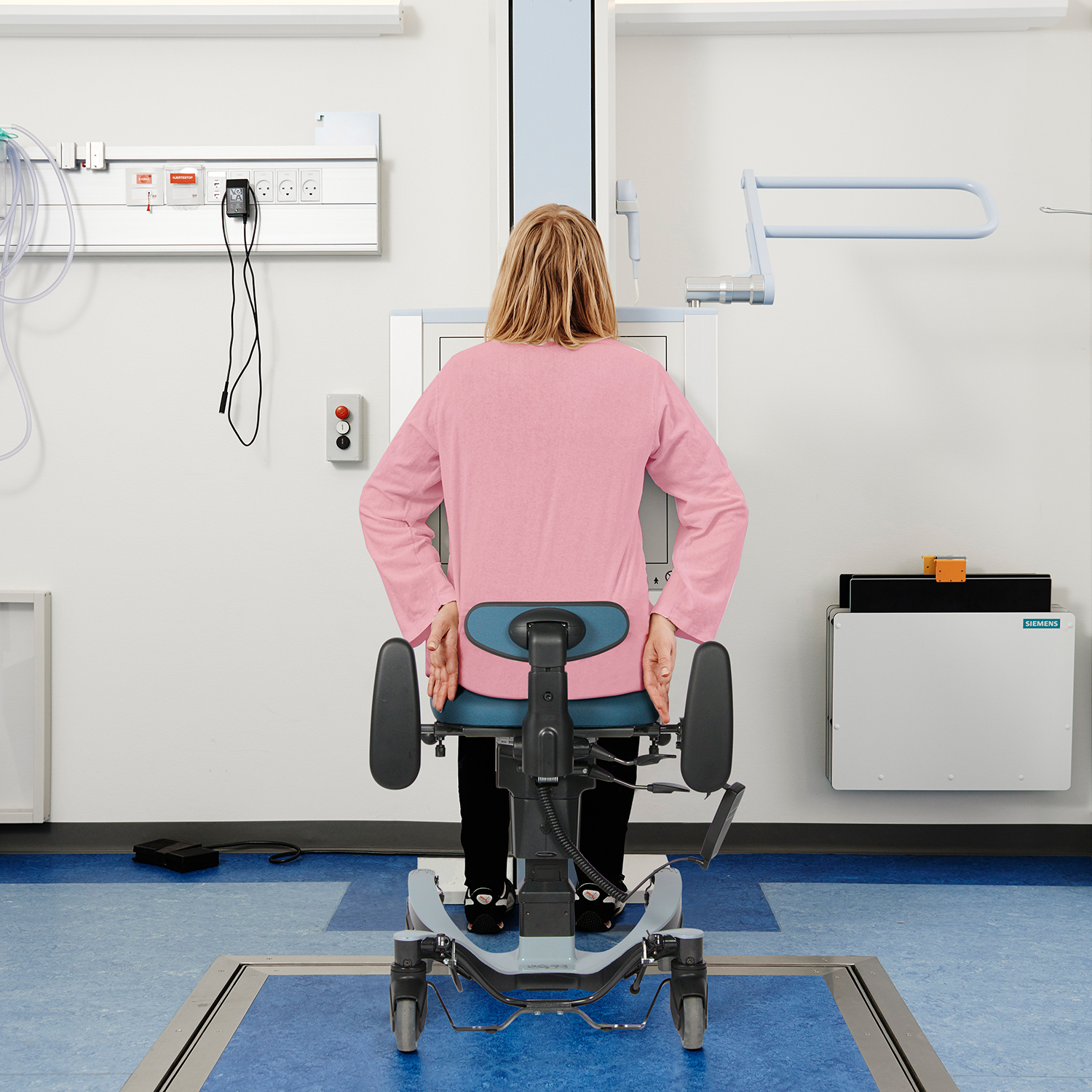 Vela X-ray chair